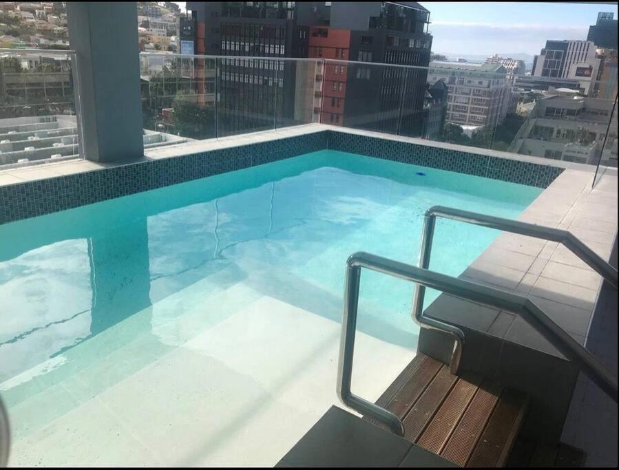 Stunning Studio Apartment In Cbd Cape Town Bagian luar foto